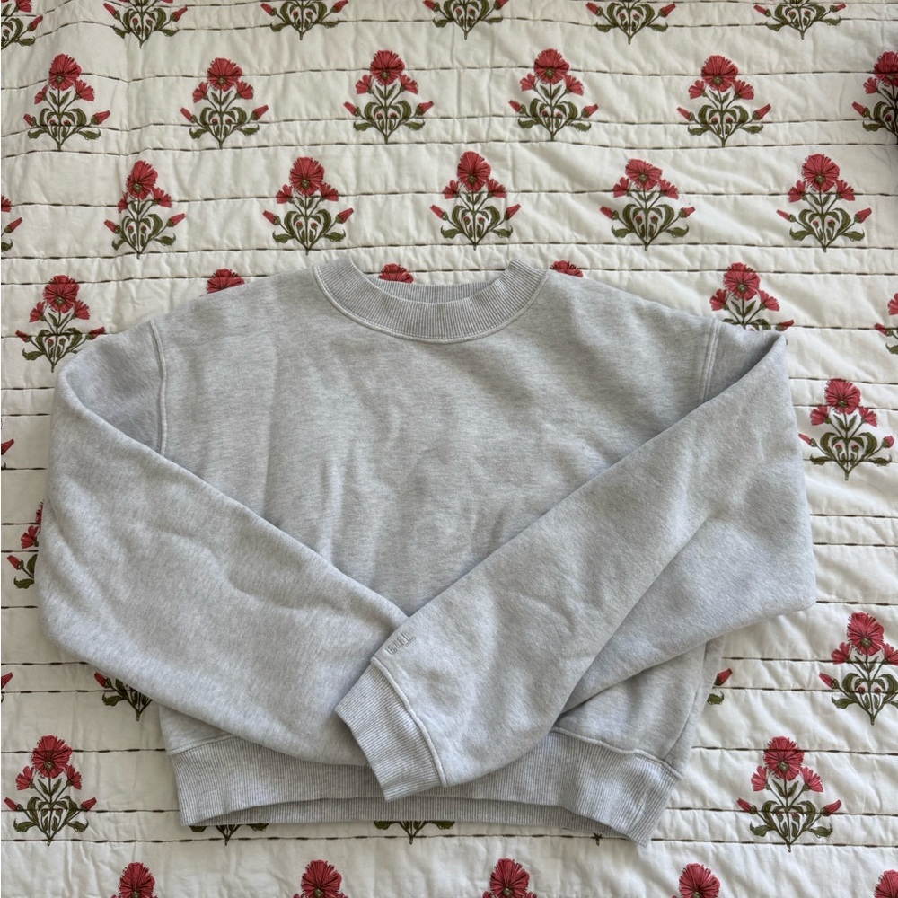 TNA Women's sweatshirt